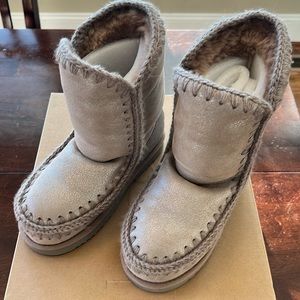 MOU shearling booties